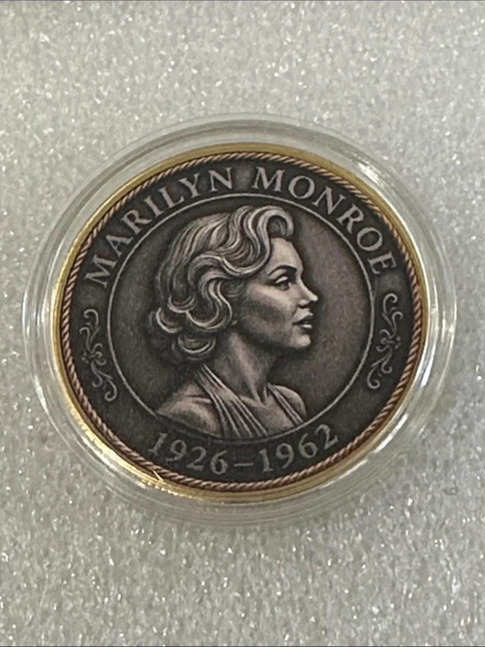 Marilyn Monroe Commemorative Coin - Silver & Gold Tone